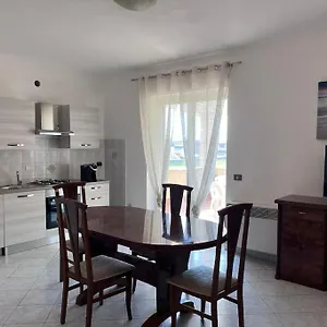 Fco Airport Titina's House Appartement